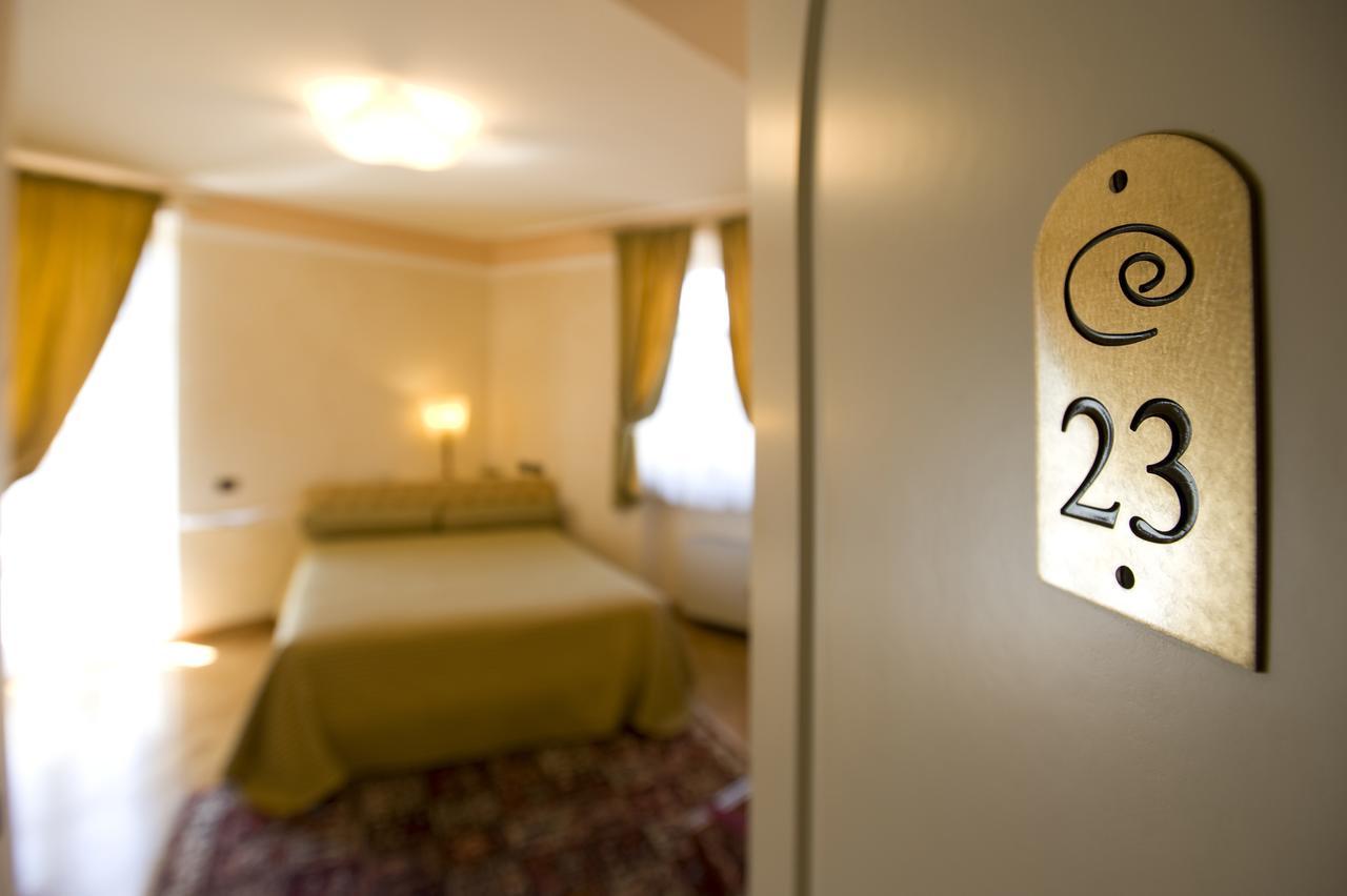 Albergo Castiglione Langhe Castiglione Tinella Luaran gambar