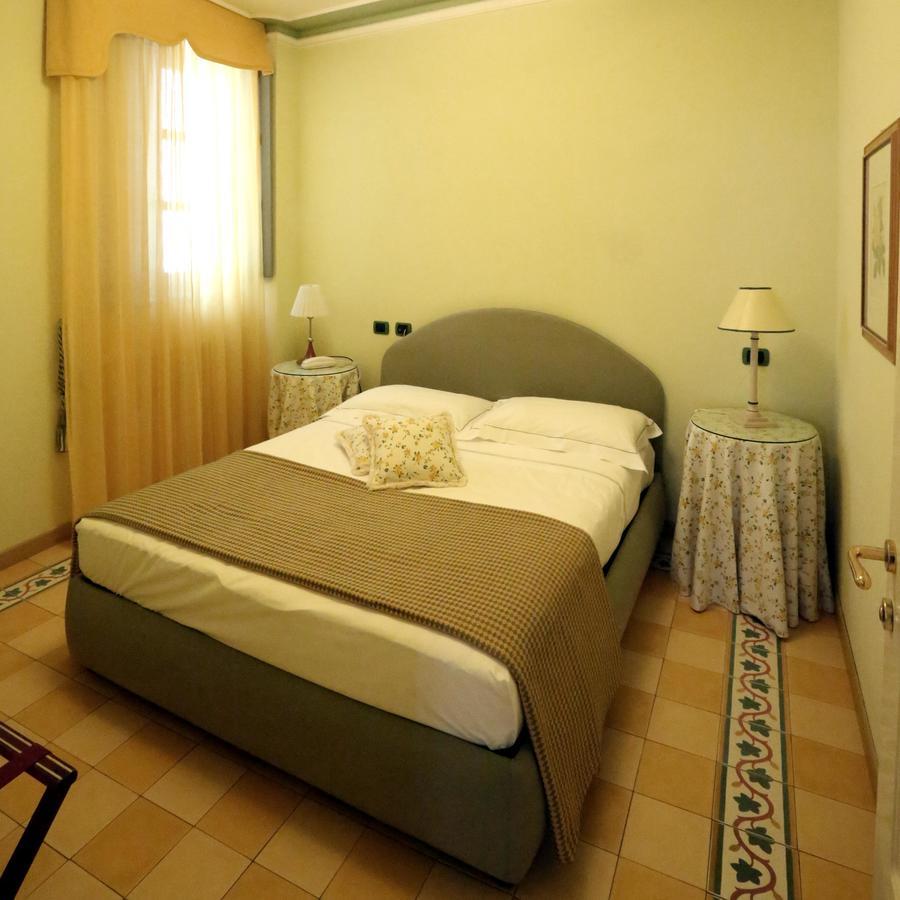 Albergo Castiglione Langhe Castiglione Tinella Luaran gambar